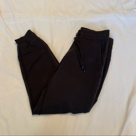 Lululemon joggers - Picture 1 of 3